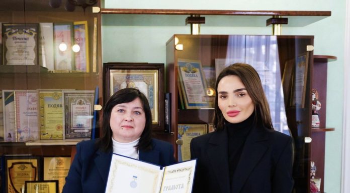 Віолета Лабазюк подякувала за багаторічну працю на благо Хмельниччини