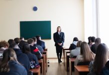 Віолета Лабазюк провела відкриту зустріч зі студентами Хмельницького університету управління та права імені Леоніда Юзькова