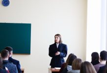 Віолета Лабазюк провела відкриту зустріч зі студентами Хмельницького університету управління та права імені Леоніда Юзькова