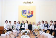 Віолета Лабазюк відзначила майстринь художньої ручної вишивки