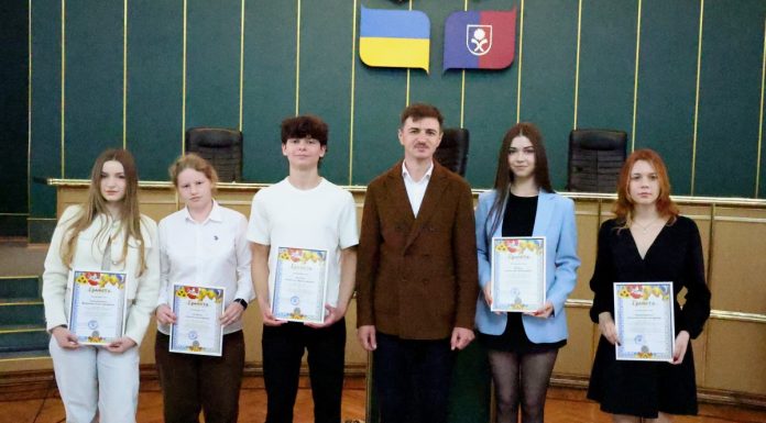 Володимир Гончарук привітав переможців фінального етапу Всеукраїнського конкурсу-захисту науково-дослідницьких робіт учнів-членів Малої академії наук України