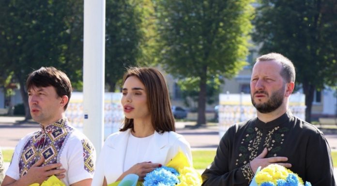 Сьогодні – День Конституції України!