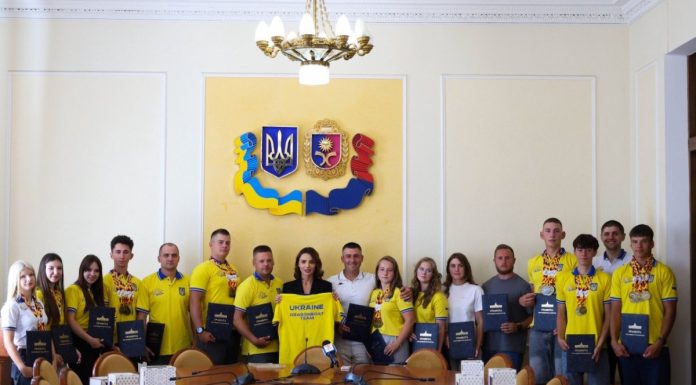Віолета Лабазюк відзначила учасників Чемпіонату Європи з веслування на човнах «Дракон»