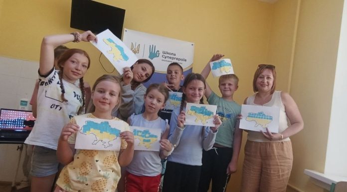 Бібліотека для дітей провела пізнавальну зустріч у Школі супергероїв