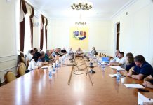У рамках чергової сесії обласної ради розпочали роботу постійні комісії