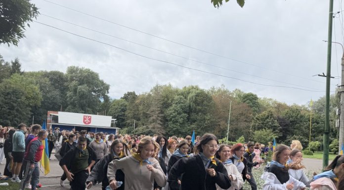 У Хмельницькій гуманітарно-педагогічній академії відбувся спортивний забіг, присвячений Дню фізичної культури і спорту