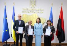 Кращі освітяни Хмельниччини отримали Подяки Верховної Ради України