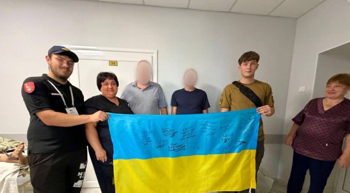 Молодь Хмельниччини підтримала військових, які проходять лікування